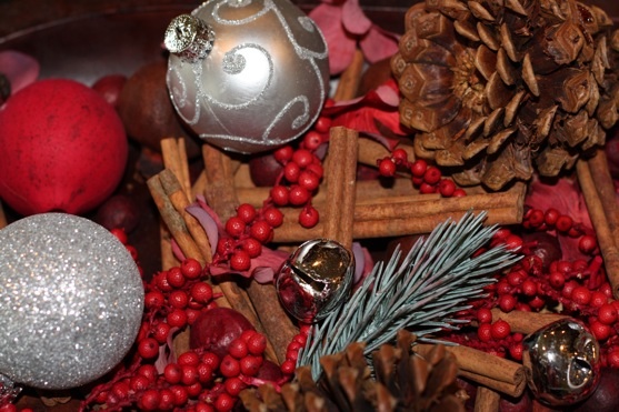 Christmas Potpourri with Ornaments